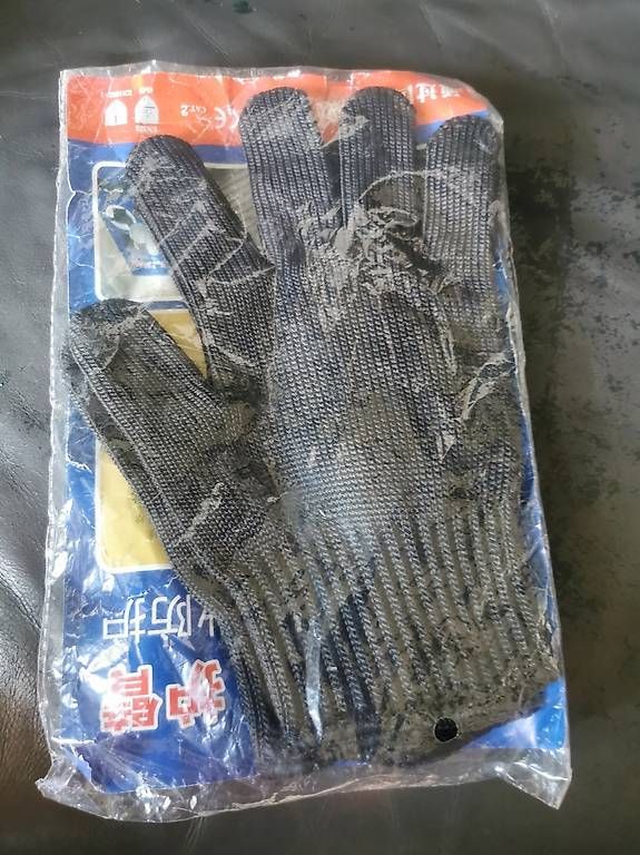 Handschuhe & Handstulpen: Handschuhe messerfest  – Gebraucht aus Brissago von dee07
