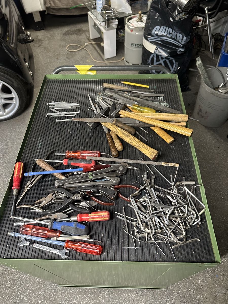 Lista Tous les outils: LISTA Werkzeugwagen mit Zubehör – D'occasion à Innerberg par Brabus81 7
