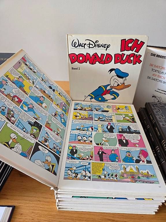 Comics: Comics Sammlung, Walt Disney, Astrix, Lucky Lucke – Gebraucht aus Bülach von qle_6vms