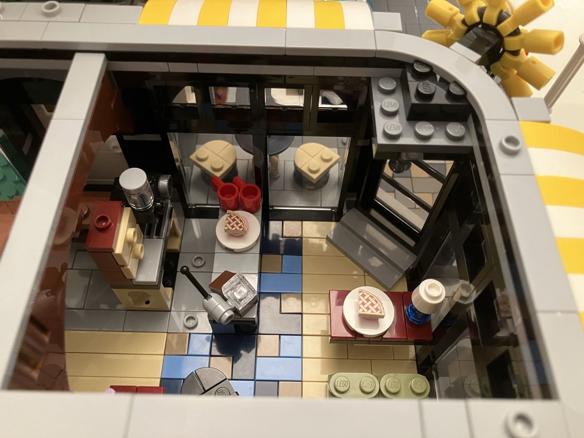 Lego Kit di costruzioni: Lego Creator Expert Assembly Square 10255 + Lichtset 💡 – Usato da Willisau venduto da BettyBond 4