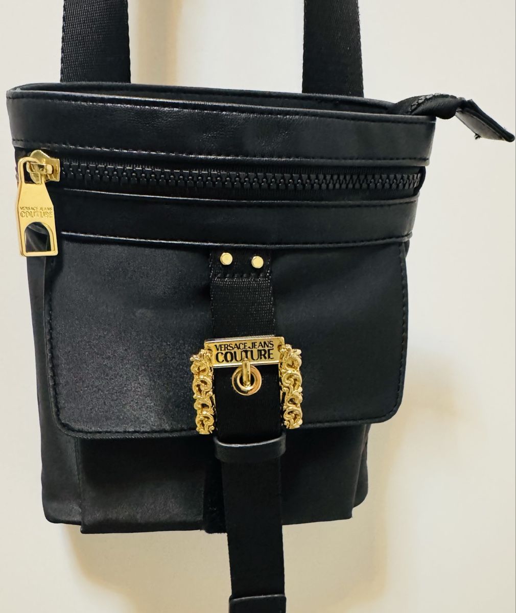 Versace Autres vêtements & accessoires: Borsa a tracolla Versace Jeans Couture Unisex nero – D'occasion à Volketswil par mau_9pxs 4