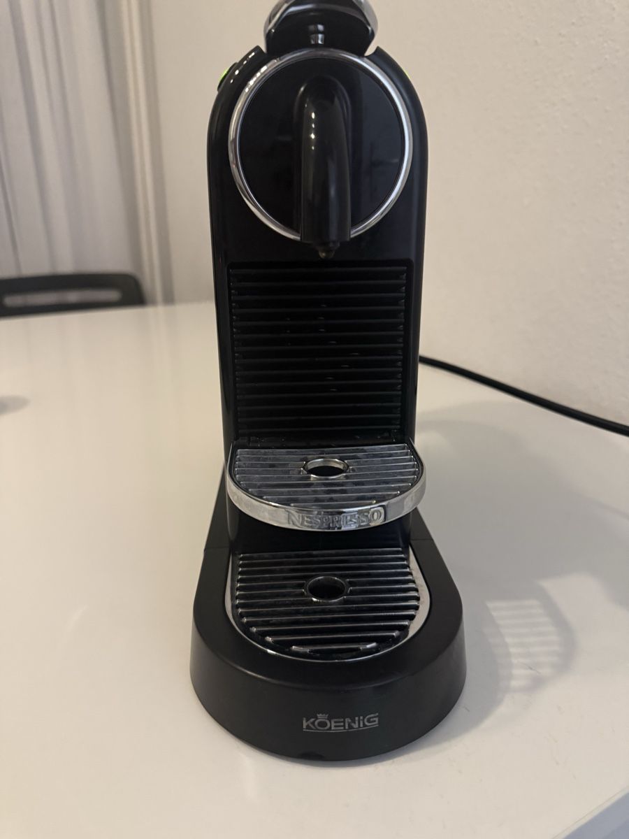 Nespresso Macchine per caffè & Macchine per espresso: Nespresso, König Kaffeemaschine – Usato da Gossau SG venduto da cuk_fyc6 2
