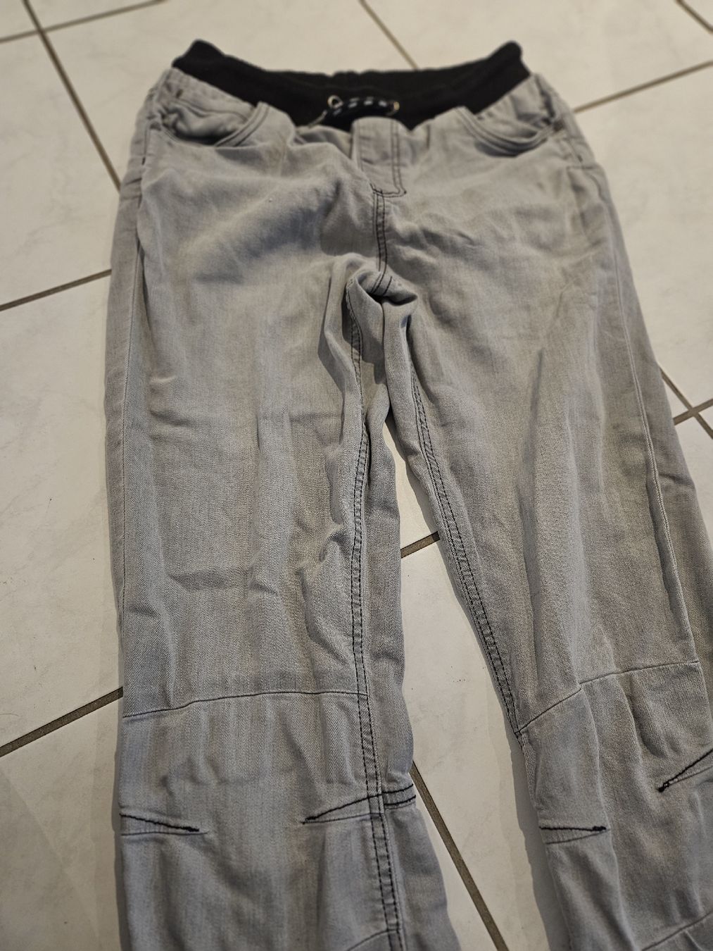 Arizona Jeans: Jeans von Arizona – Usato da Pfaffnau venduto da sim_6rqw 1