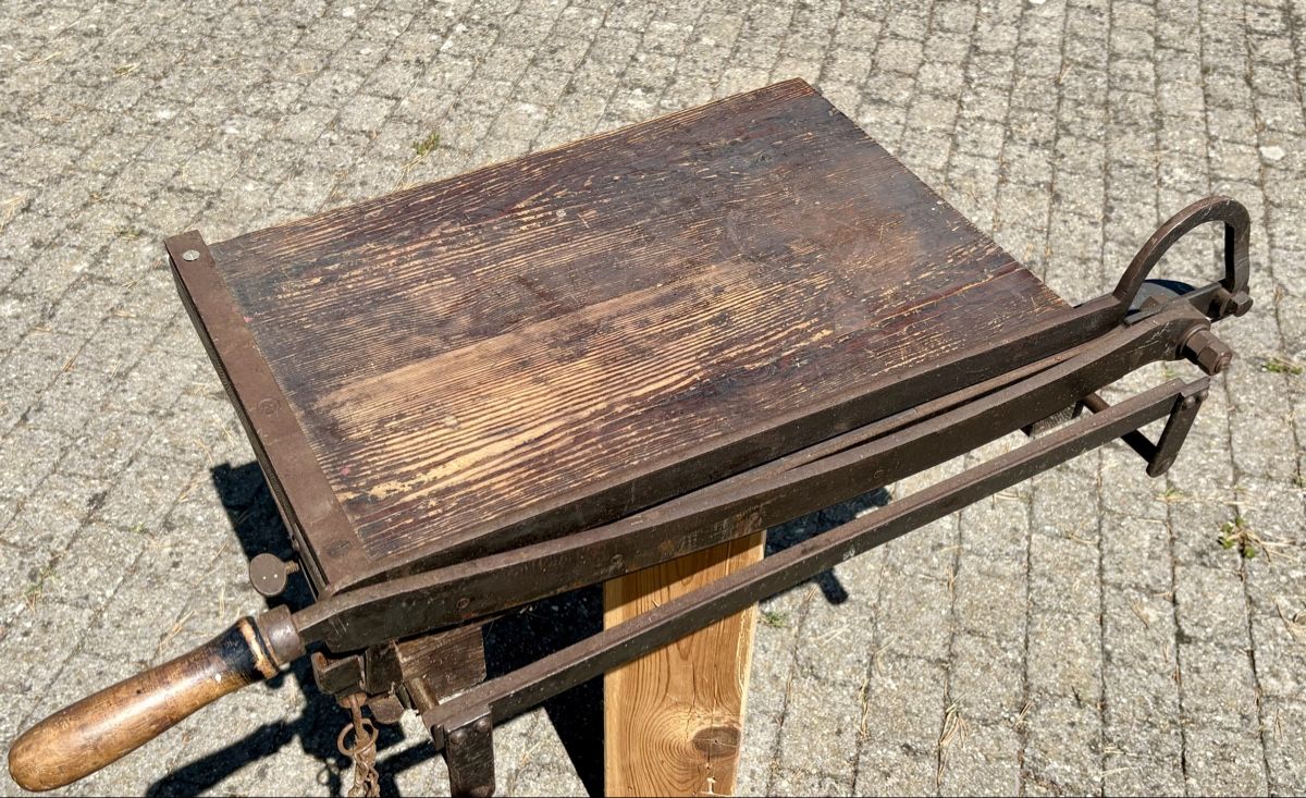Alle Maschinen: antike Papier Schneidemaschine – Gebraucht aus Stüsslingen von Ideur1