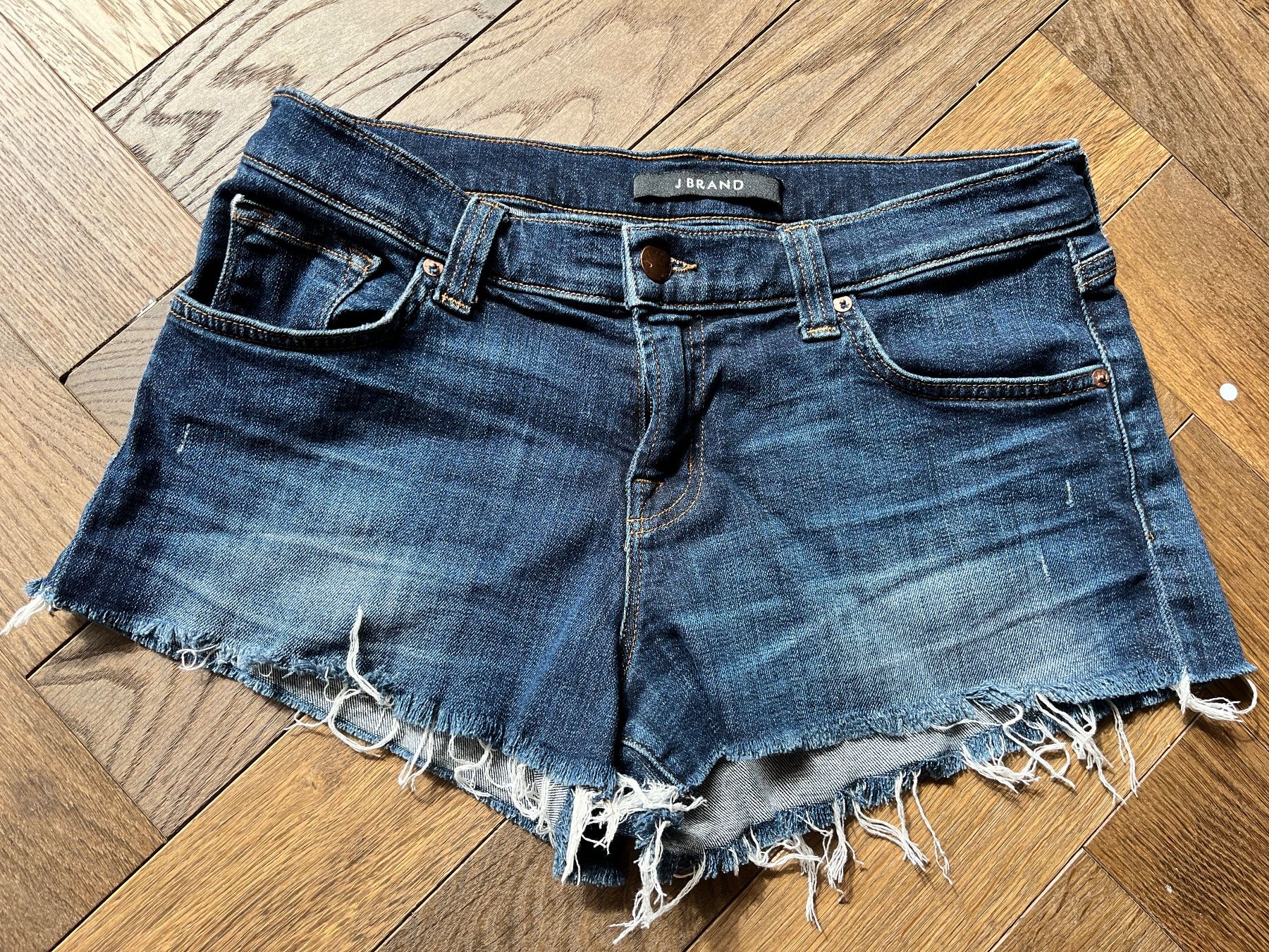 Hosen: J BRAND Cut Off Shorts – Gebraucht aus Zürich von Danielan0
