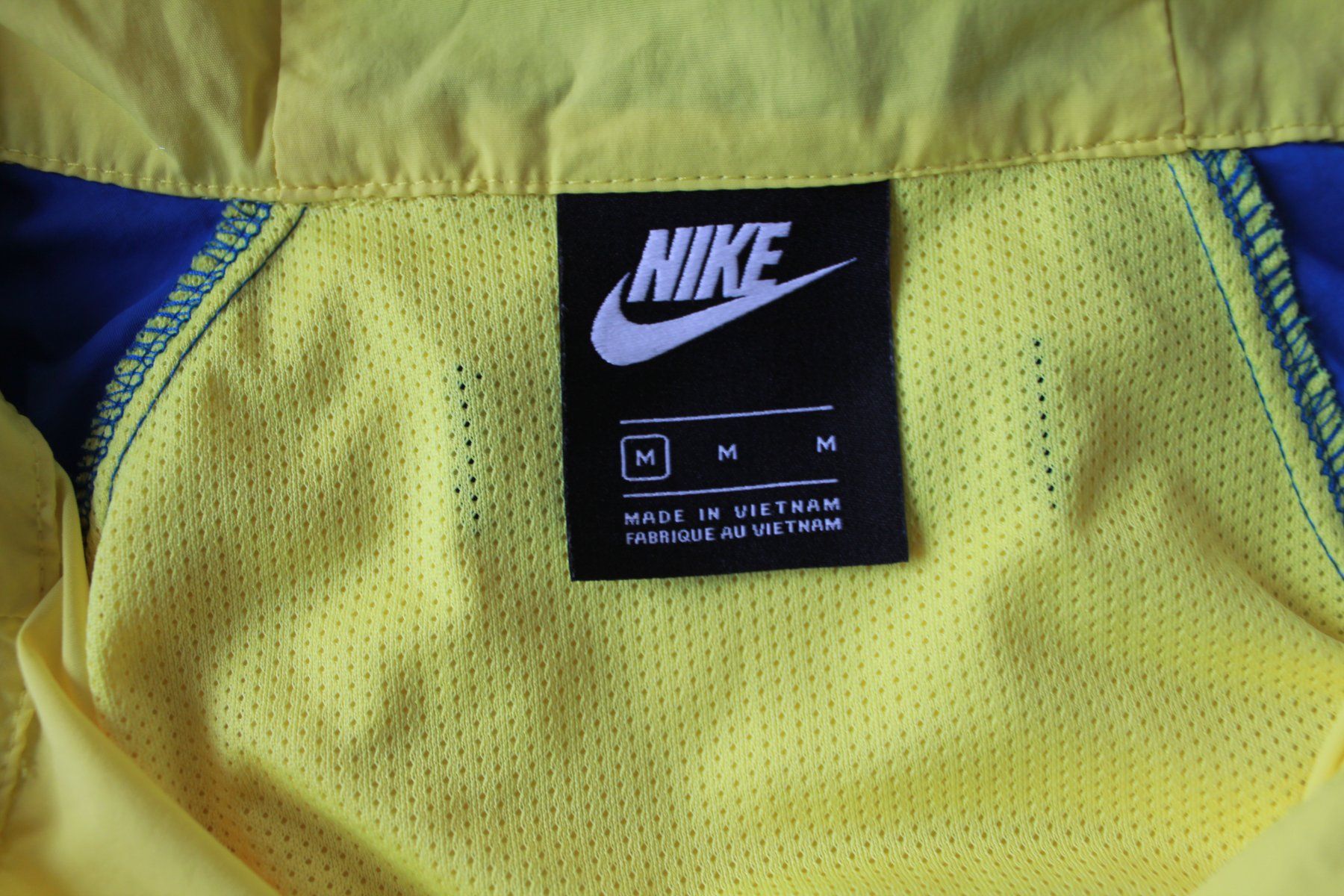 Nike Giacche: Veste Nike t. M – Usato da Peseux venduto da Gilloss 8