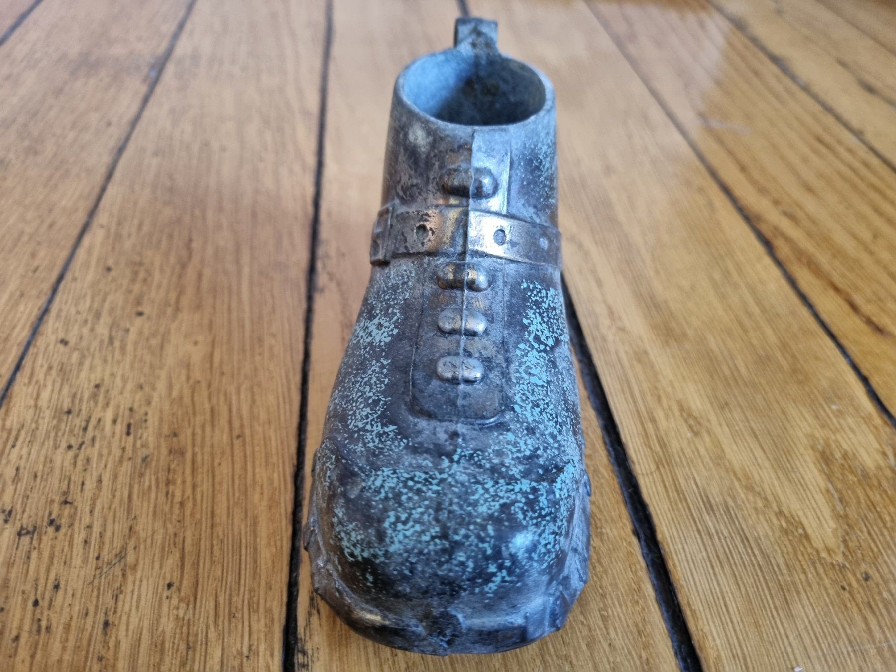 Aschenbecher: Schuh-Aschenbecher  oder Vintage, patiniert. Selten! – Gebraucht aus Schaffhausen von Leveron13 3