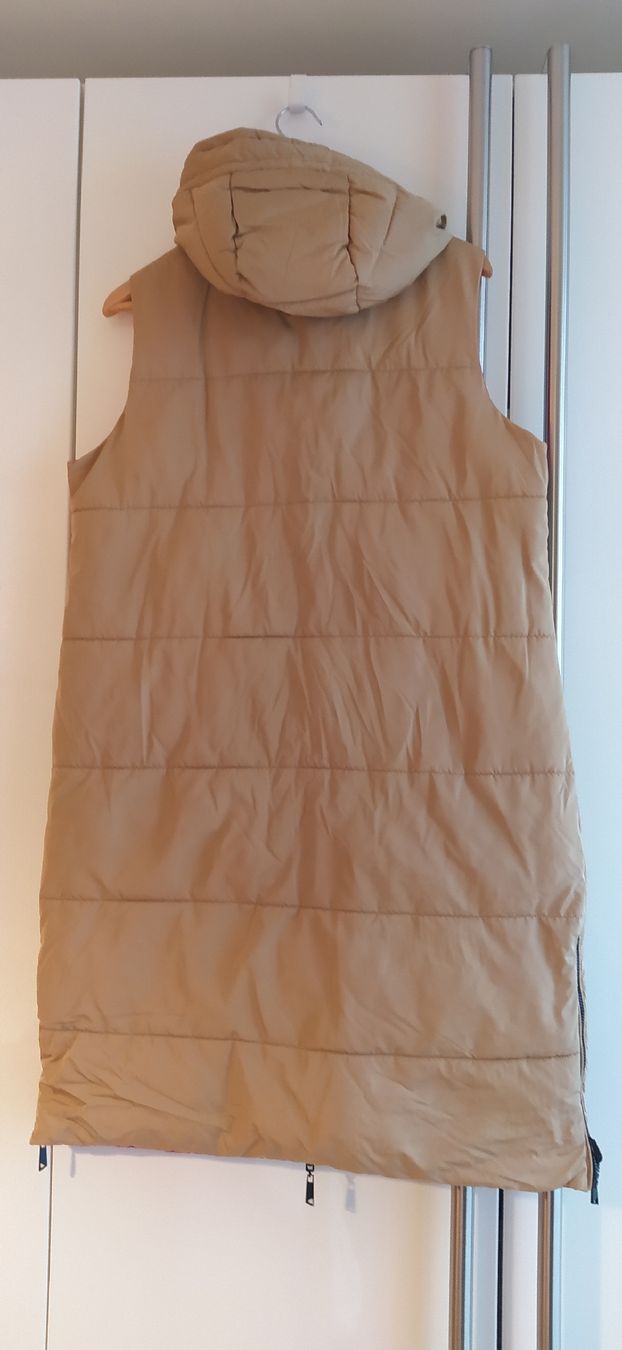 Zara Vestes: Puffer Vest Beige Hooded  – Neuf (Voir description) à Basel par beg_6v7r 1