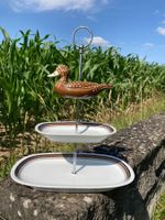 Etagere mit Arzberg Platten und Ente