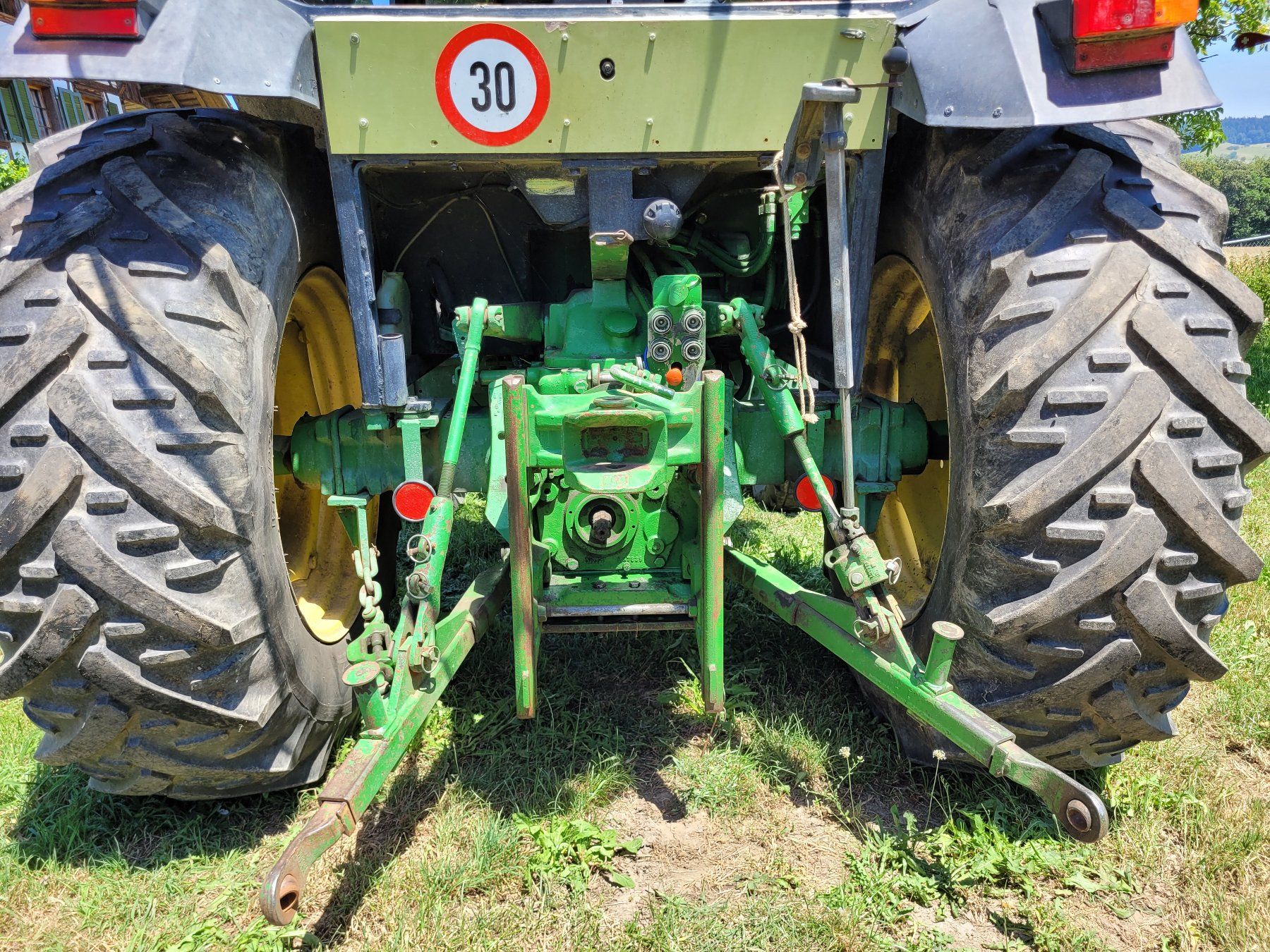 John Deere Tracteurs: Traktor John Deere 1850 – D'occasion à Madiswil par Pergola04 3