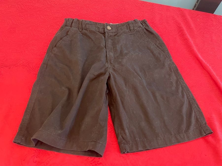 Pantaloni: Junge Kinder Shorts schwarz 164 – Usato da Bergdietikon venduto da antovale