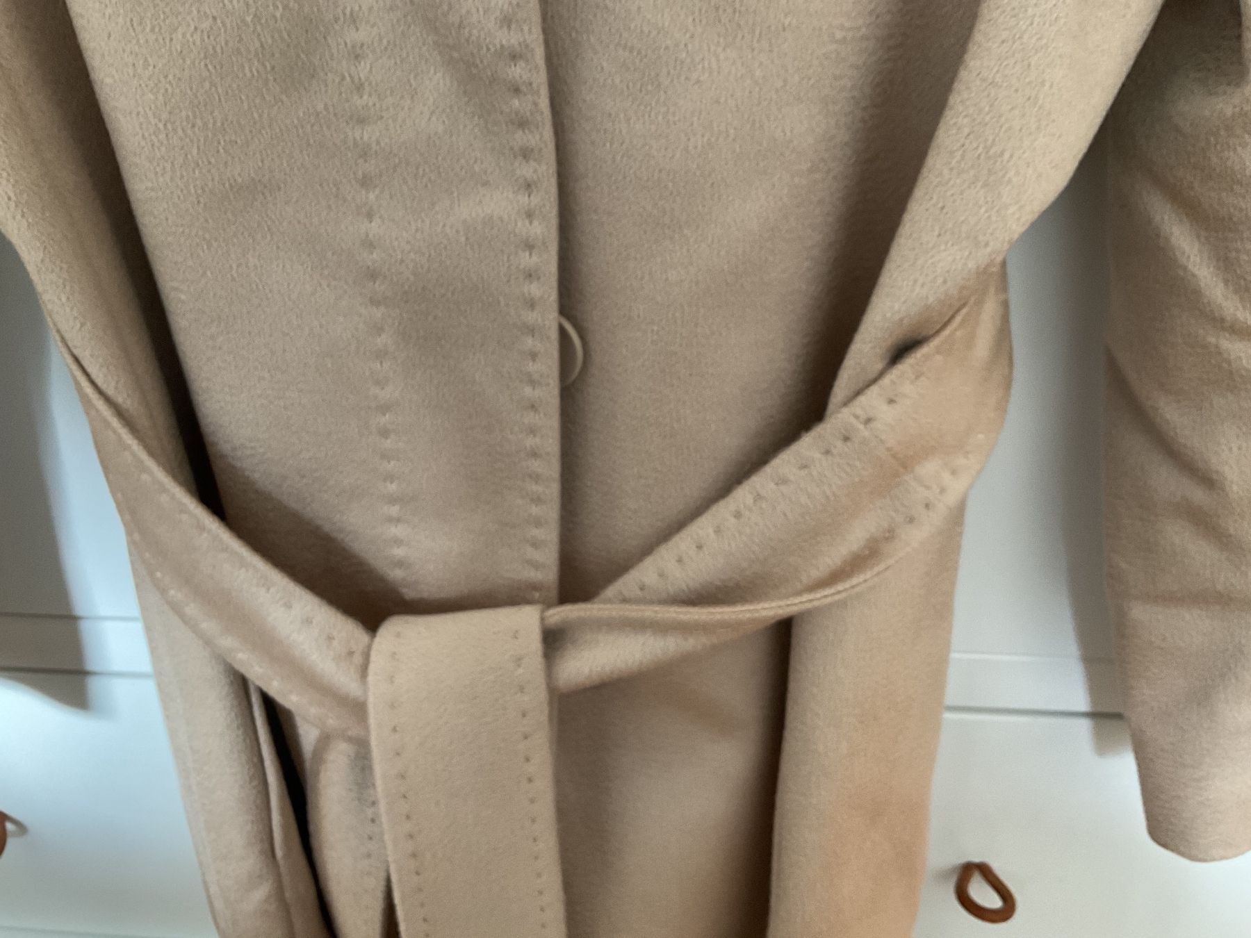 Max Mara Cappotti: Max Mara Kashmir Mantel – Usato da Meggen venduto da ros_bpm7 2