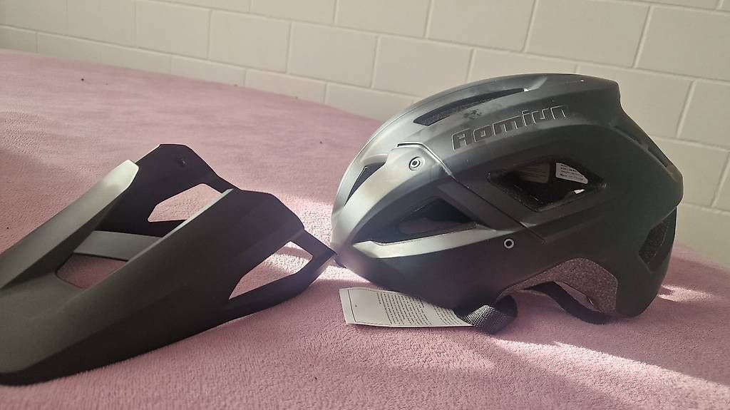 Caschi: Velohelm Gr L – Nuovo e nell'imballaggio originale da Hohenrain venduto da JUSTY79