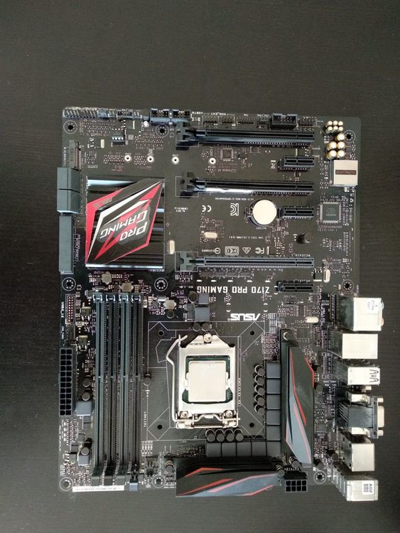 Carte Mère ASUS Z170-PRO-GAMING Compatible – LGA1151, DDR4, ATX, Pour Intel 6e/7e Génération - 12