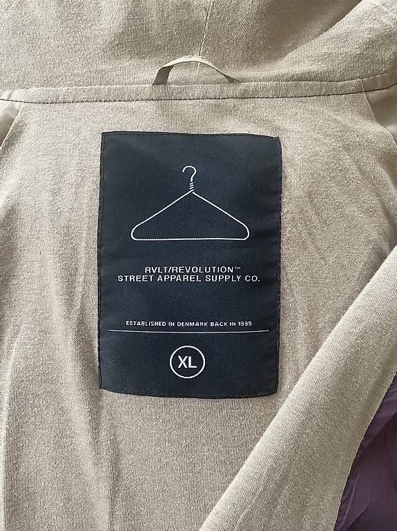 Giacche: Revolution Windbreaker XL – Usato da Bern venduto da ckna3005 3