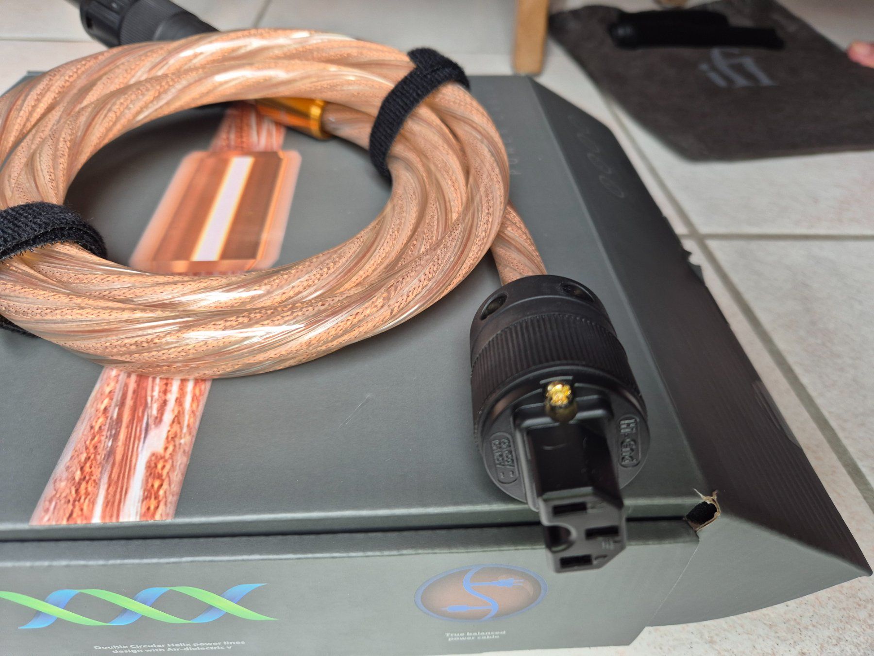 Cavi: iFi SilentPower Nova Audiophiles Stromkabel mit CH-Stecker – Usato da Beringen venduto da 2015ursh 3