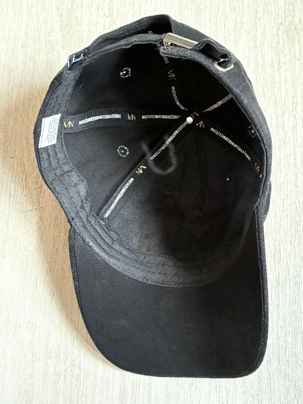 Copricapi, berretti & cappellini: Schwarze Mütze/Base Cap von MUTATEDNATION – Usato da Kloten venduto da Nephty 5