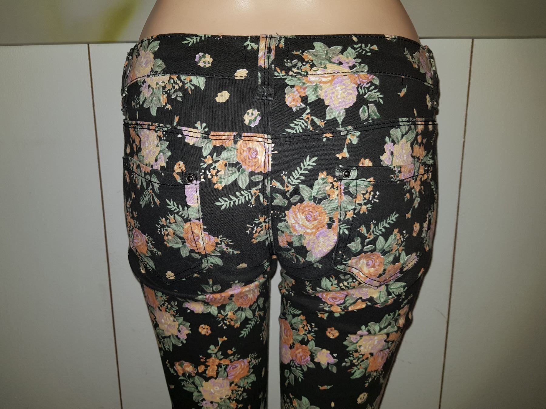 Yes Or No Jeans: YES OR NO Jeans Taille / Grosse 36 – Usato da Cossonay-ville venduto da Super-Price-Quality 8