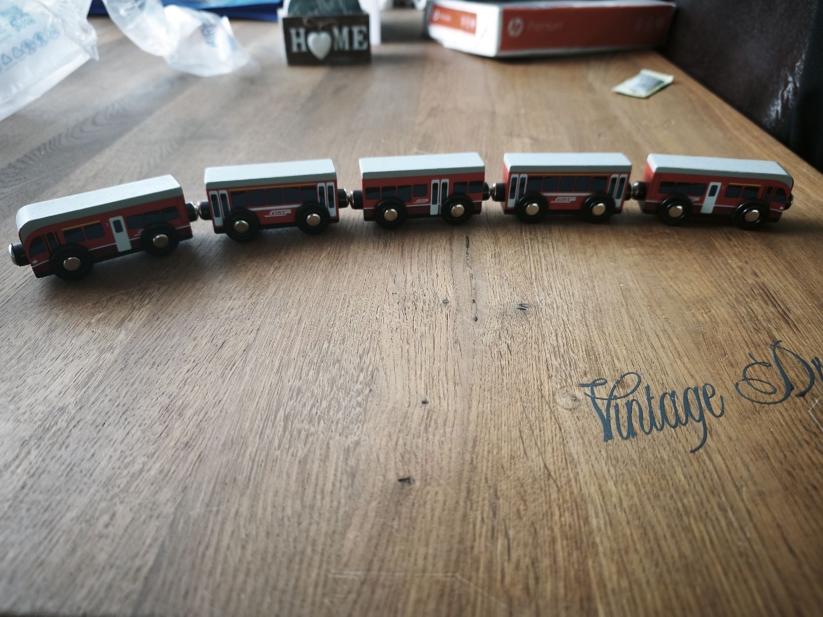 Spielzeuge: Holzeisenbahn Rhb 5 Waggons  – Neu (gemäss Beschreibung) aus Schiers von Topflash74