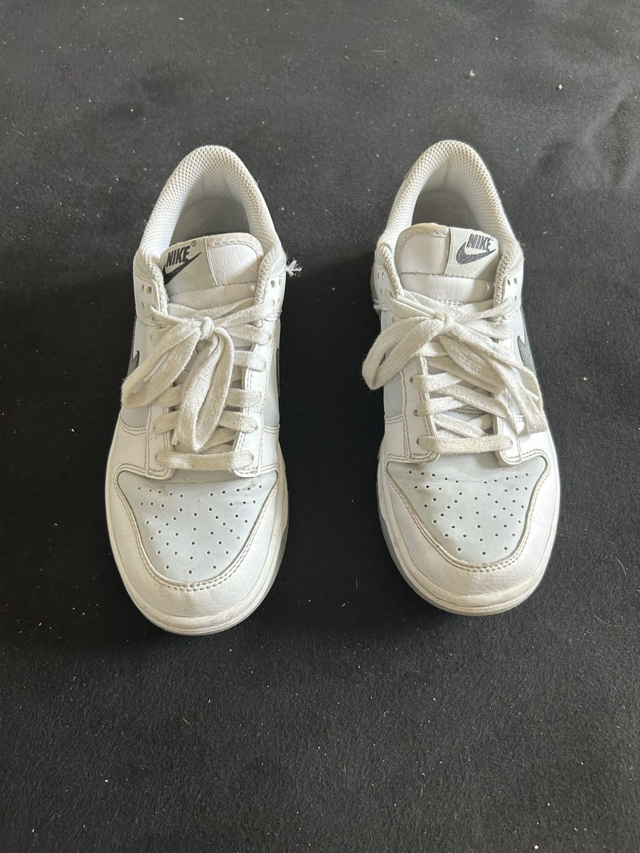 Nike Scarpe da donna: Baskets Nike Dunk Low blanc gris – Usato da La Chaux-de-Fonds venduto da tre_6r5d