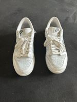 Baskets Nike Dunk Low blanc gris