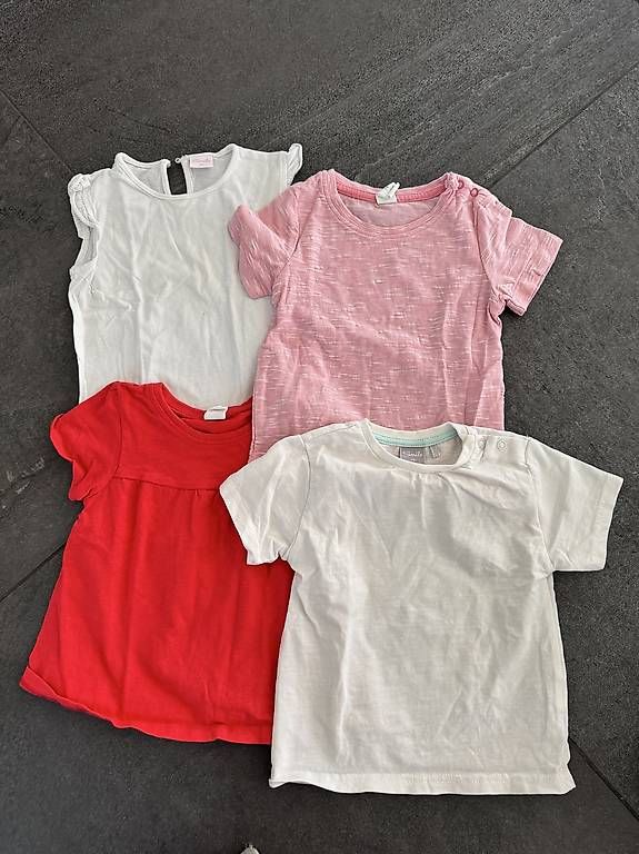 Lotti & Set di vestiti: Sommerkleider Grösse 74/80 – Usato da Wattenwil venduto da Poschi_71 1