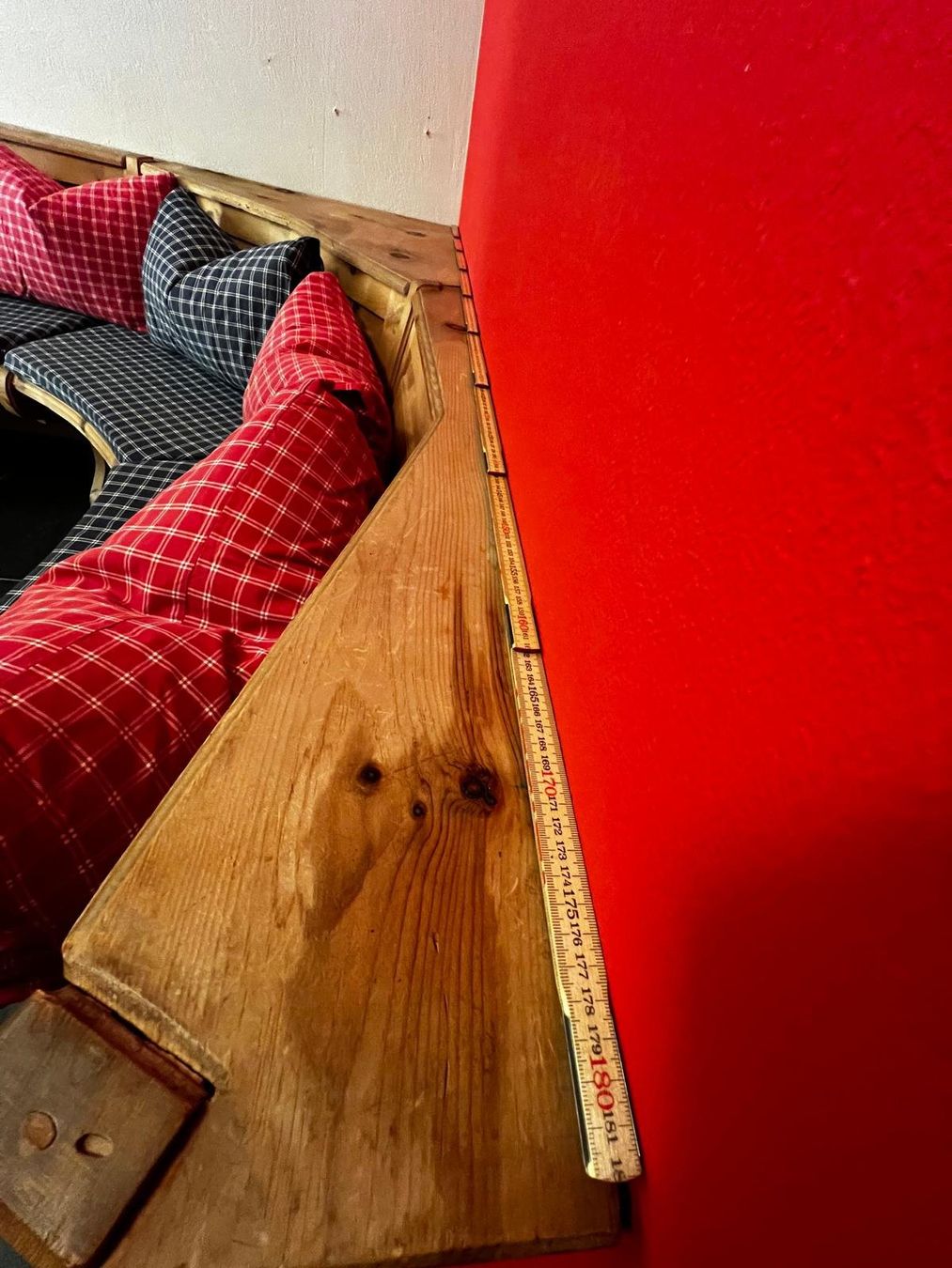 Tavoli: Eckbank mit Tisch rustikal Holz – Usato da Winterthur venduto da eli_8jsf 5