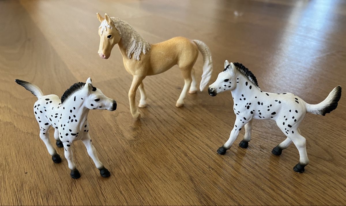 Schleich Giocattoli: Schleich 1 Pferd + 2 Fohlen – Usato da Olten venduto da Roellinghoff