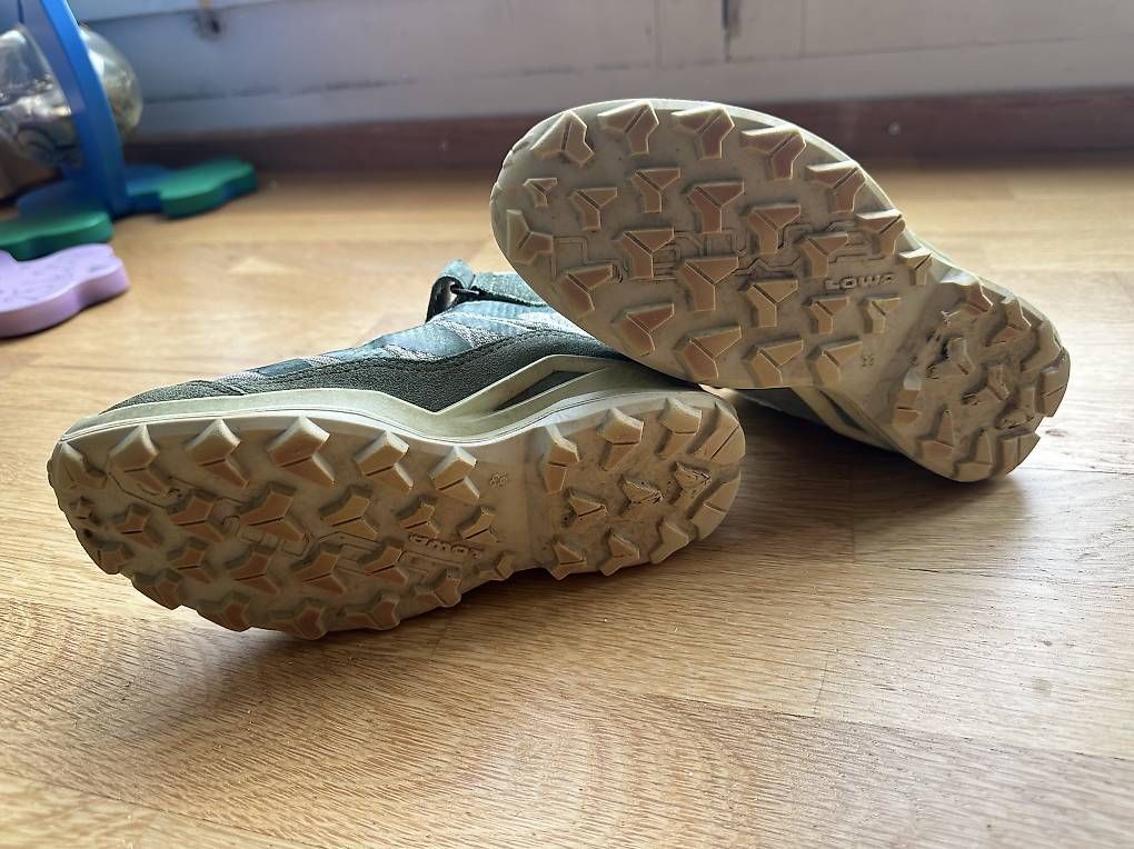 Scarpe per ragazzi: Lowa Wanderschuhe Grösse 33 – Usato da Bannwil venduto da celine24 2