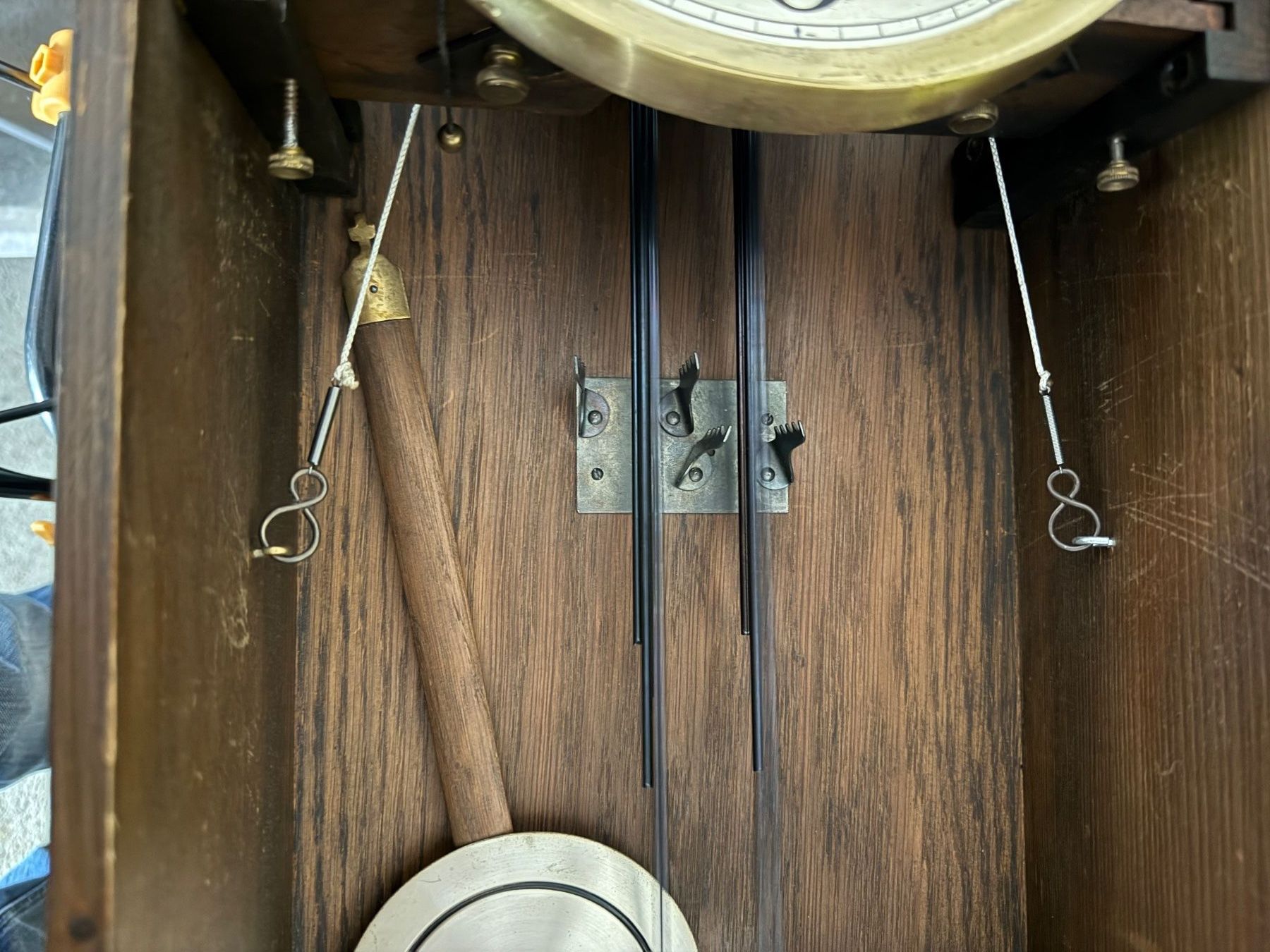 Articoli in legno: Alter Regulator mit wunderschönem Holzgehäuse – Usato da Rümlang venduto da Hazel 3
