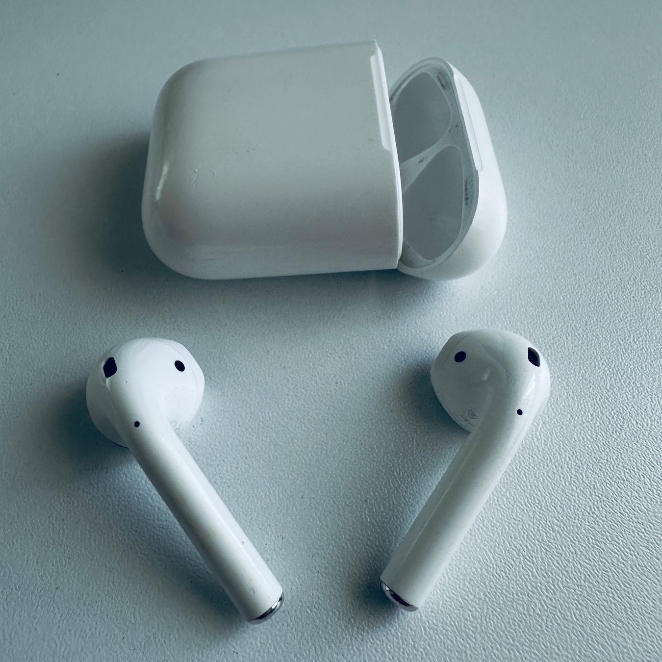 Apple Cuffie: Original Apple AirPods 2 Kopfhörer Wireless Lightning Kabel – Usato da Basel venduto da MY.AIRPODS.SHOP 2