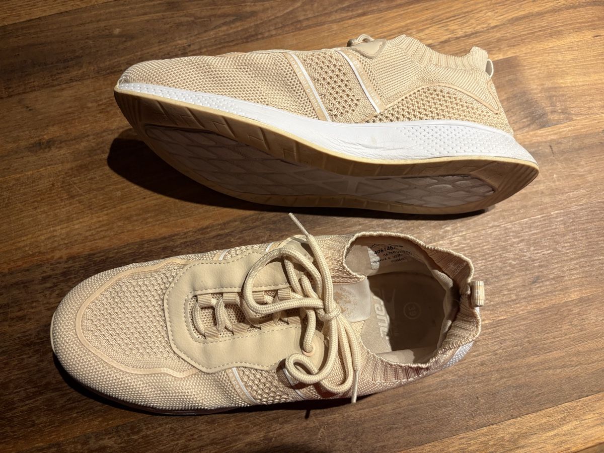 Scarpe da donna: Sneaker hellrosa Grösse 39  Damen – Usato da Beromünster venduto da msklef 2