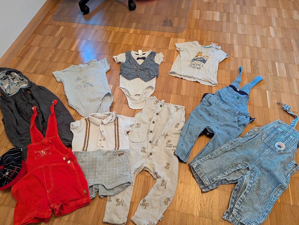 Lotti & Set di vestiti: Size 68 - baby boy summer clothes  – Usato da Basel venduto da Cheddu 4