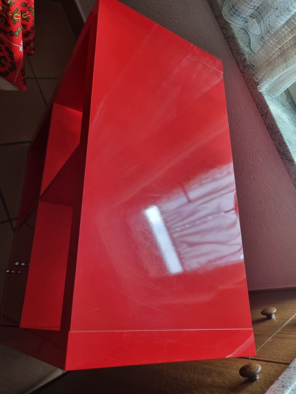 Ikea Regale: Ikea Regal rot Glanz mit Gebrauchsspuren – Gebraucht aus Wädenswil von Patriots 1