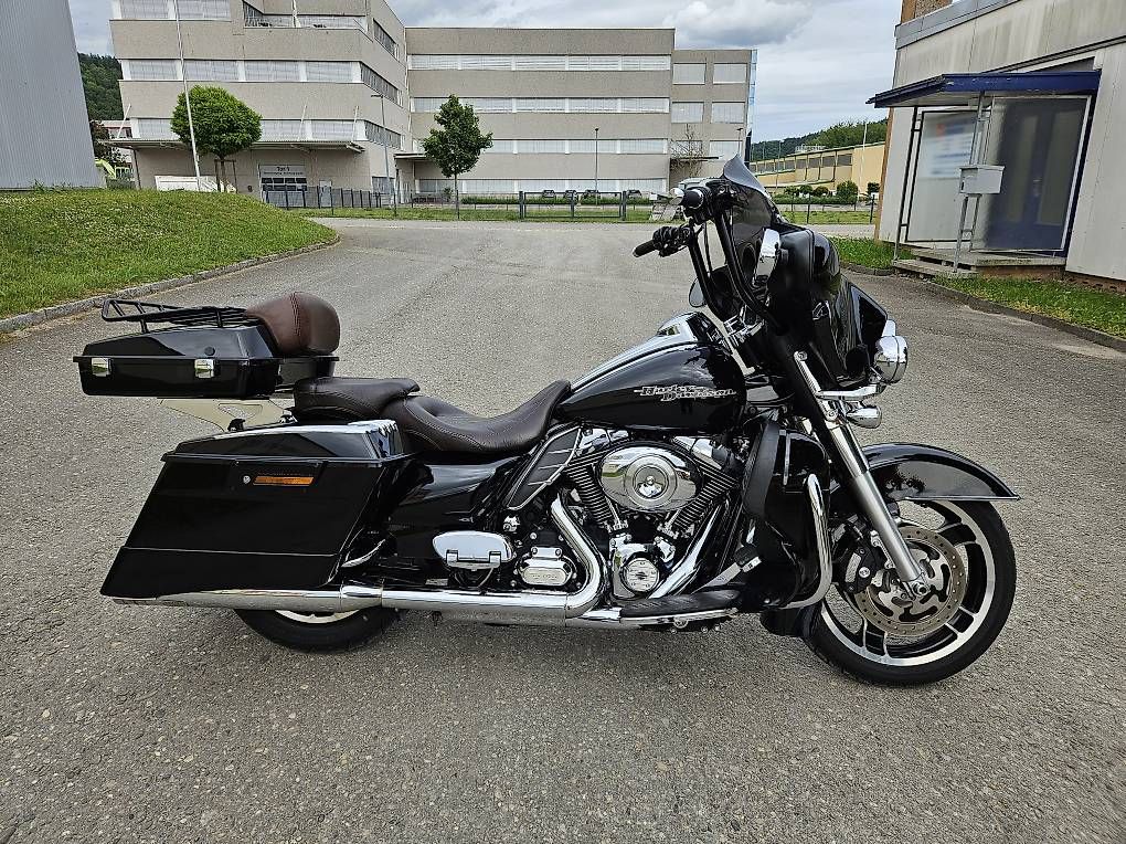 Harley-Davidson Touring: Harley Davidson FLHX Street Glide – Usato da Beringen venduto da Oliator 3