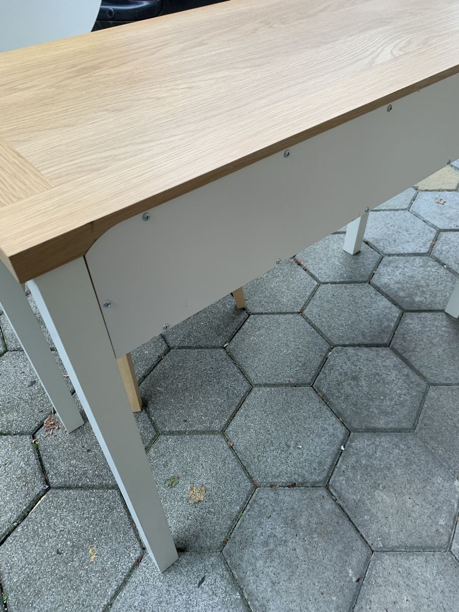 Set di tavolo e panche: Beistelltisch mit Stuhl – Usato da Flawil venduto da Naphtali 6