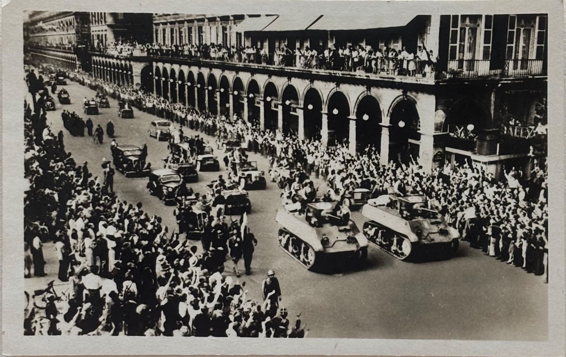 Cartoline postali: 2. Weltkrieg, Frankreich, Liberation de Paris, 1944 – Usato da Frauenfeld venduto da Merk52