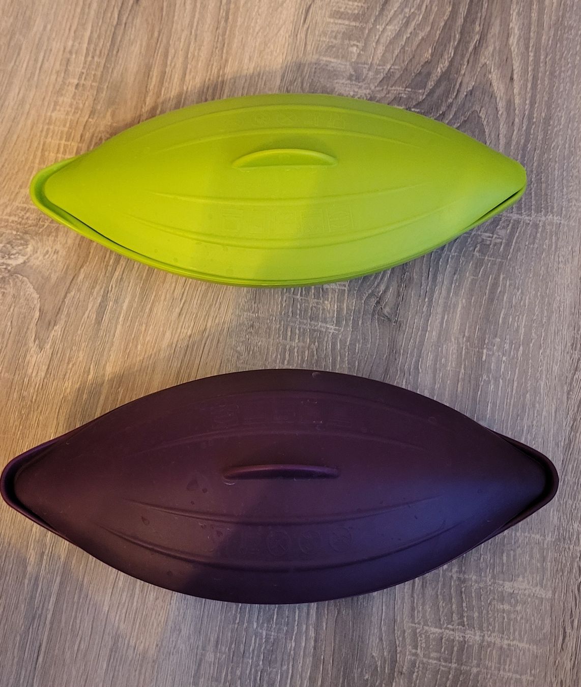 Tupperware Contenitori & Simili: égouttoir Tuperware + 2 récipients silicone pour micro-onde – Usato da Plagne venduto da pnz75 3