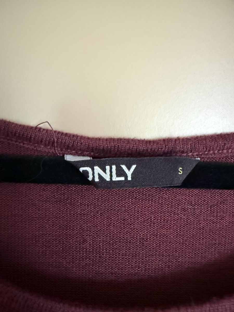 Maglioni & Felpe: ONLY Oversize Pullover Bordeaux Gr. S – locker & bequem – Usato da Bergdietikon venduto da jan_cvr5 1