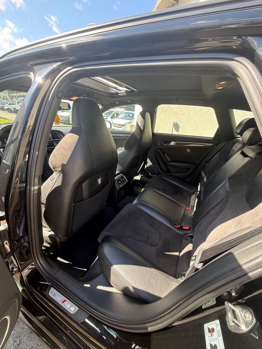 Audi Autos: Audi rs4 – Gebraucht aus Yverdon-les-Bains von car_9d5f 2