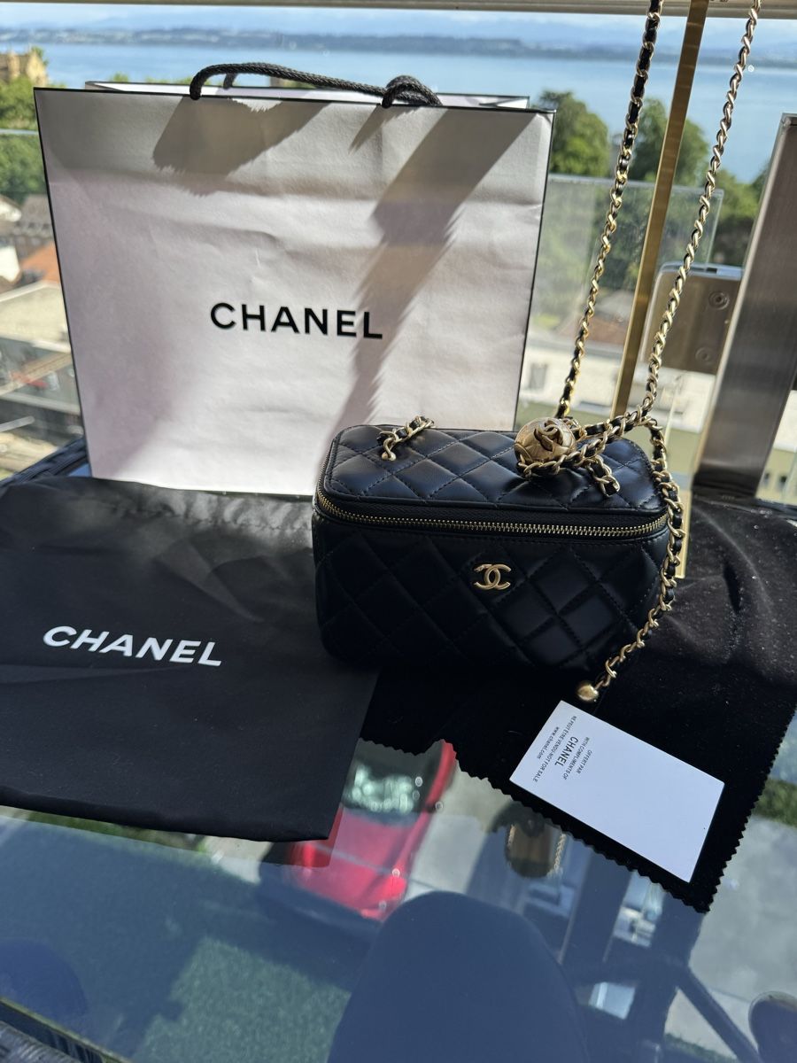 Chanel Taschen für Damen: Sac Chanel Vanity black VIP – Neu und originalverpackt aus Neuchatel von mar_9blm 1
