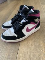Nike Air Jordan 1 Mid Berry Black Size EU 38