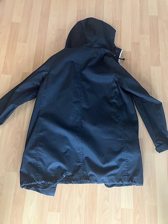 Giacche: Nike Jacke Medium Black – Usato da Wilen b. Wollerau venduto da romanwaser 3