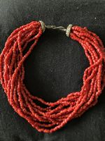 schönes Collier wie Koralle