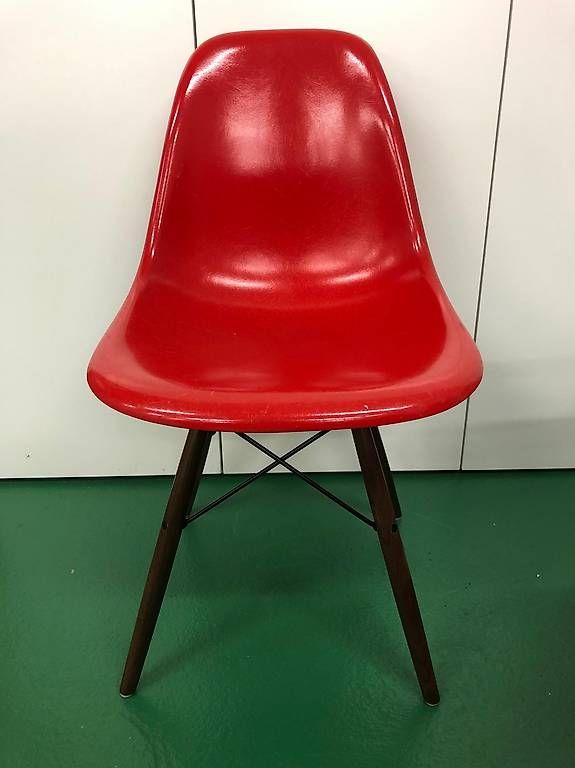 Sedie: Eames side chair - Crimson Red – Usato da hermrigen venduto da Hasihasi2