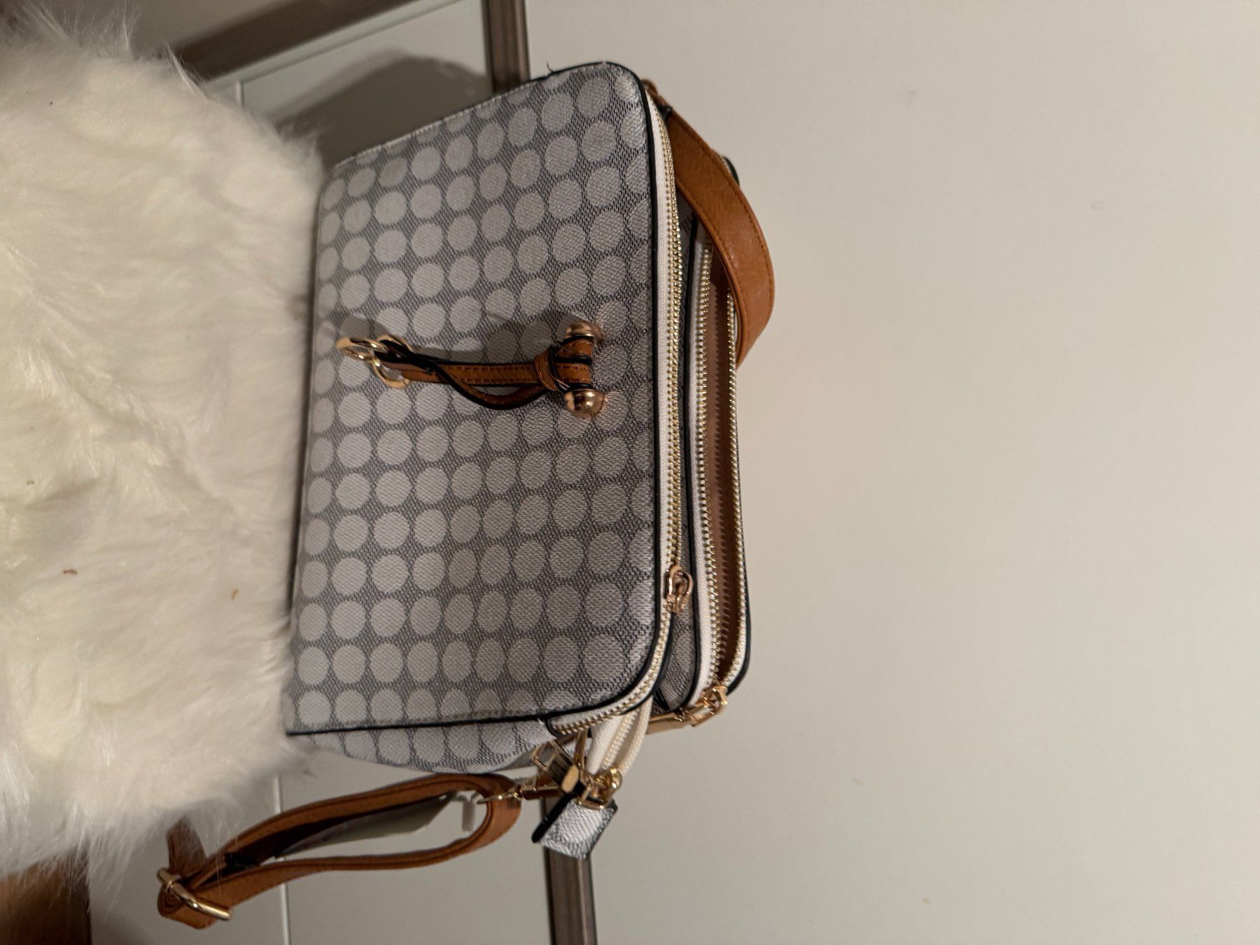 Taschen: Handtasche – Gebraucht aus Rapperswil SG von Boadioz 2