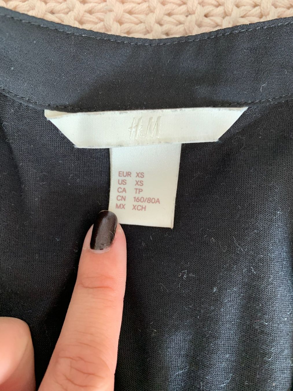 H&M Chemisiers: Chemisier noir – D'occasion à Montreux par iizaa811 1