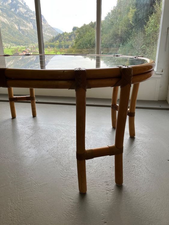 Sehr schöner Rattan Tisch mit Glasplatte 114cm x 78cm x51cm Kaufen