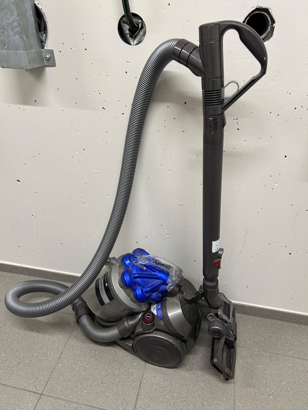 Dyson Aspirapolveri & Accessori: Dyson DC29 Allergy Bodenstaubsauger gebraucht – Usato da Bottenwil venduto da Joker730