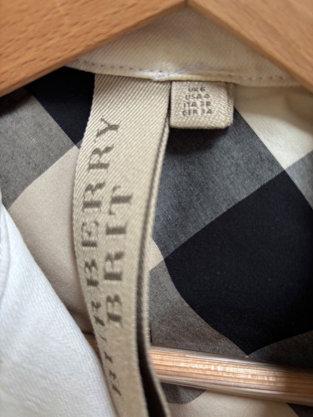 Burberry Jacken: BURBERRY  eelastische Bikerjacke 34, hellblau – Gebraucht aus Herrliberg von mayfi 8